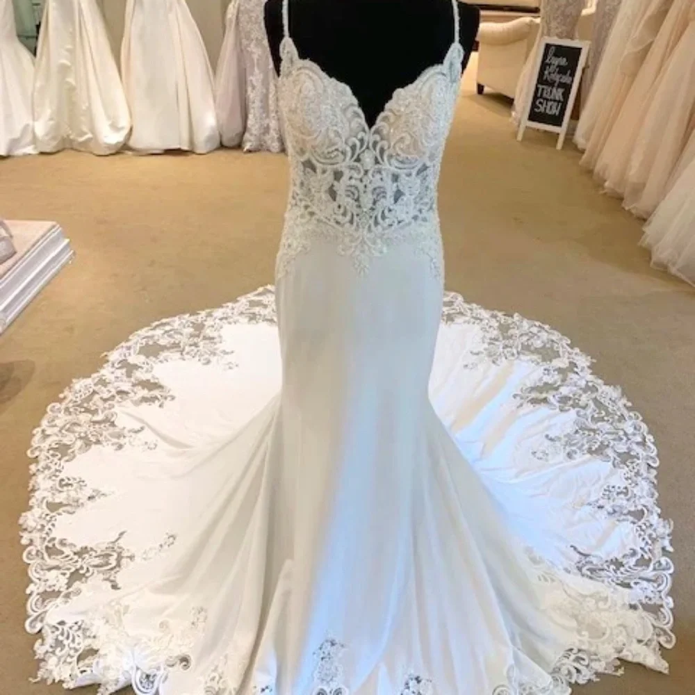 Stunning Pre-Owned Allure Bridals Wedding Gown - Ivory/Nude Lining, Size 10 - Picture 1 of 15